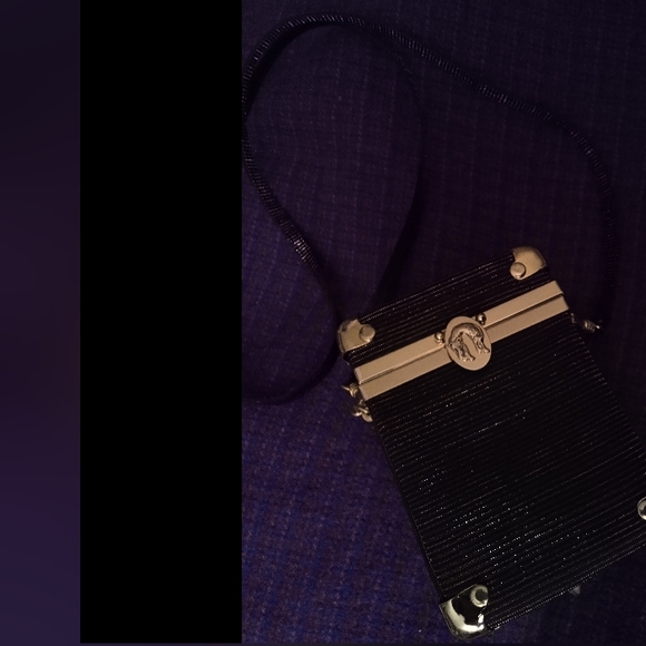 Adorable square clutch purse with shoulder strap. Interesting goldlined fabric - Picture 6 of 16